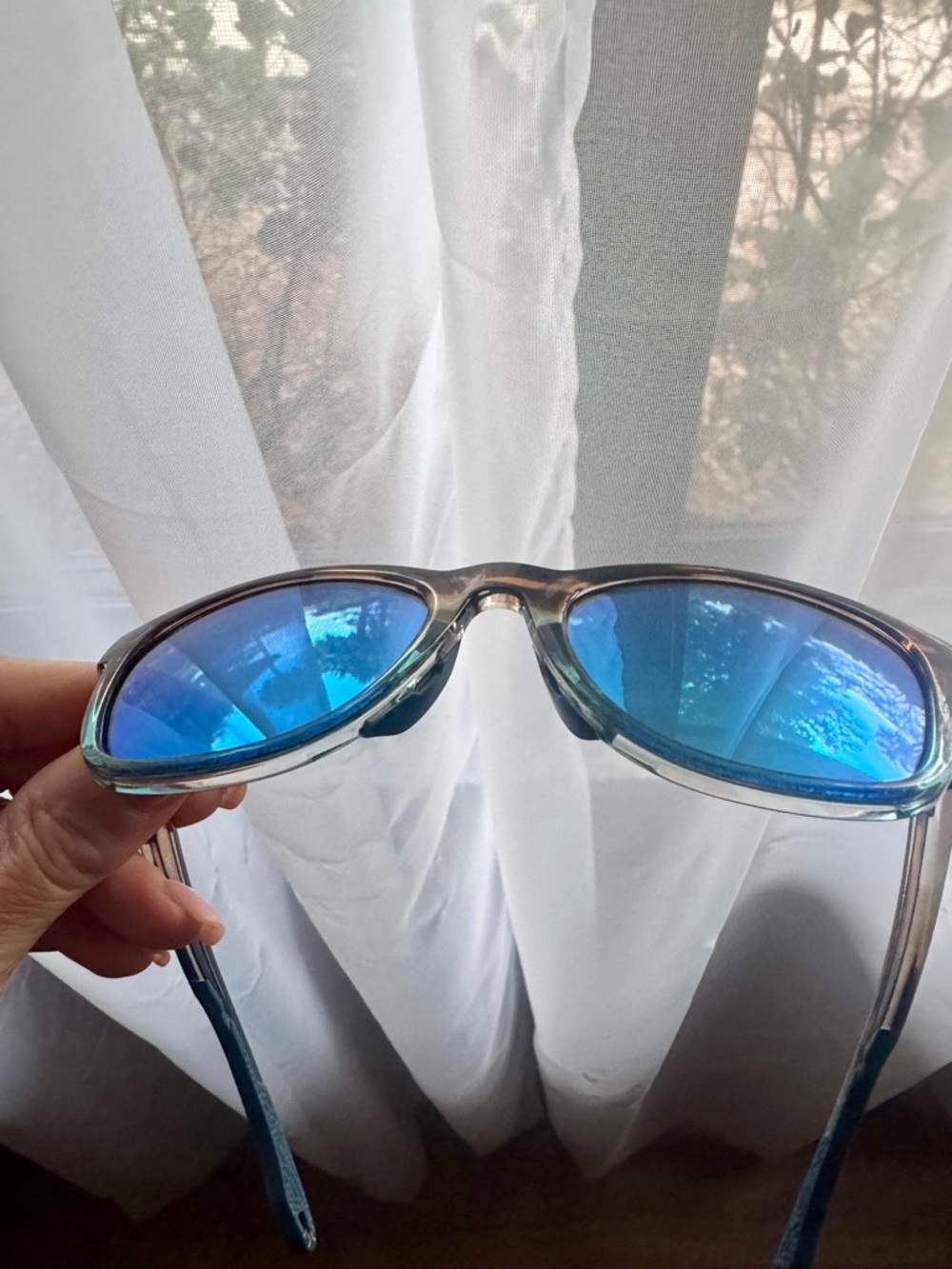Costa Aleta Sunglasses - Tortoiseshell Frame with Blue polarized lenses. - Picture 7 of 11